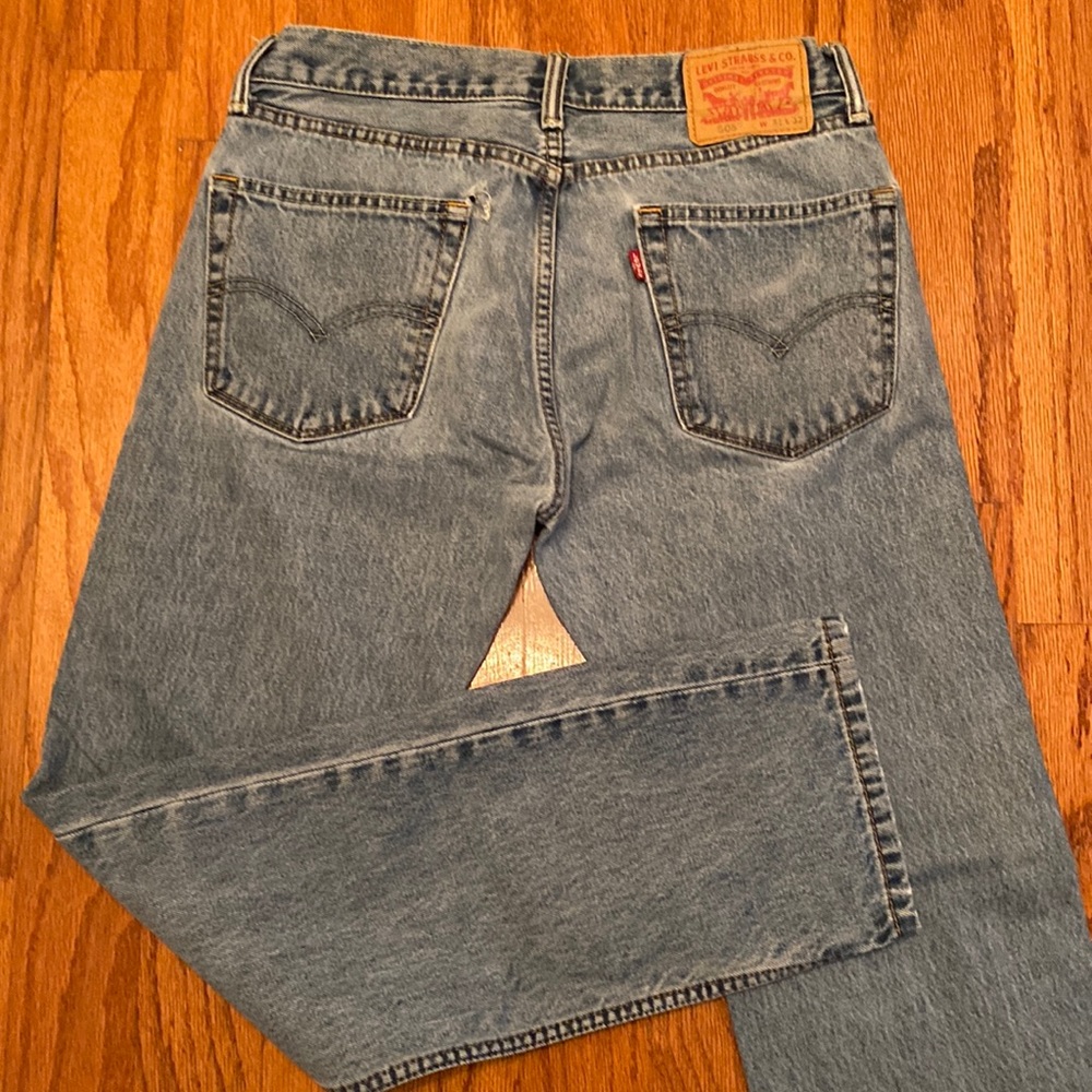 Mens Levi’s 505™ Straight Regular Fit Jeans, size 31/32, stonewash.
